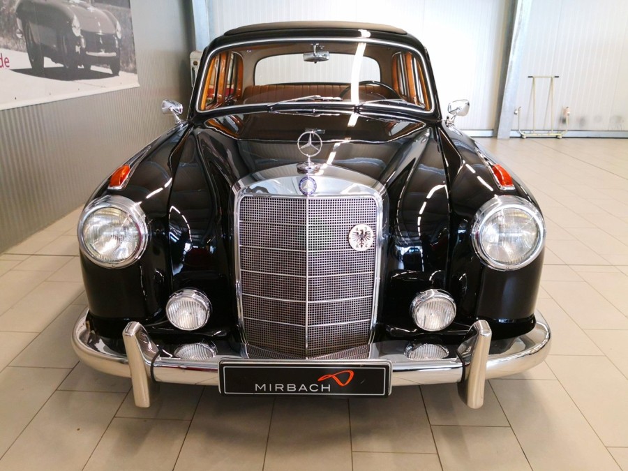 220-se-ponton-limousine-mit-faltschiebedach_4.jpg