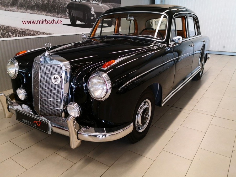220-se-ponton-limousine-mit-faltschiebedach_5.jpg