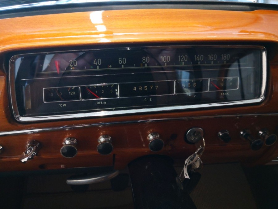 220-se-ponton-limousine-mit-faltschiebedach_9.jpg