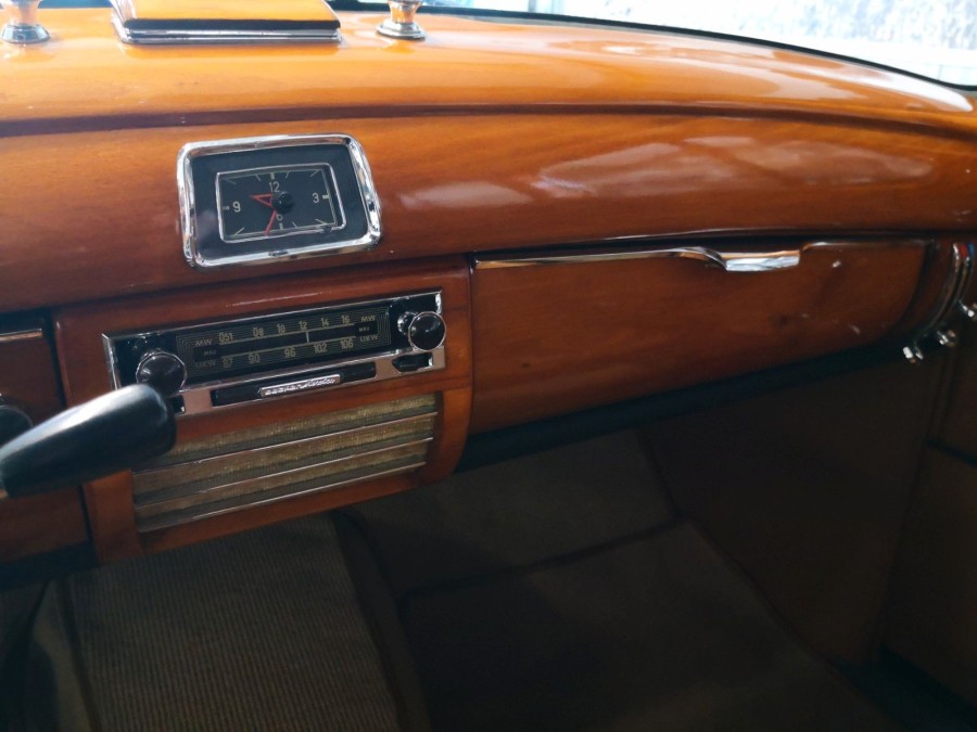 220-se-ponton-limousine-mit-faltschiebedach_10.jpg